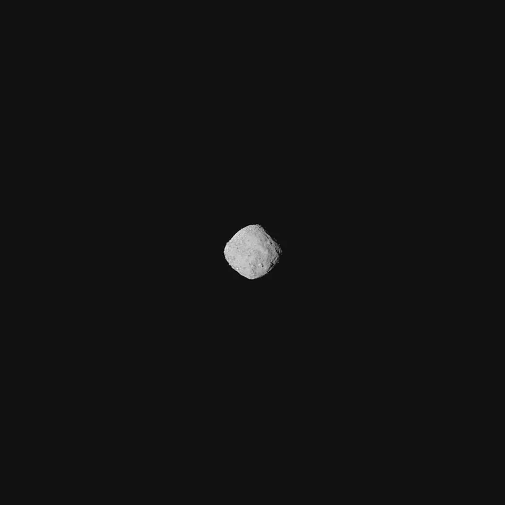 Foto super-resolusi asteroid Bennu dari misi OSIRIS-REx
